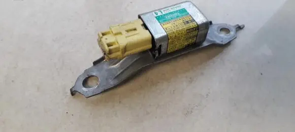 Toyota Prius (XW20) Airbag deployment crash/impact sensor 8983447020 89834-47020
