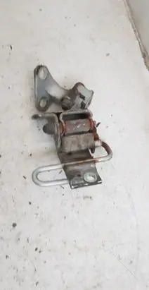 Volkswagen PASSAT CC Front door lower hinge 3C8831411A