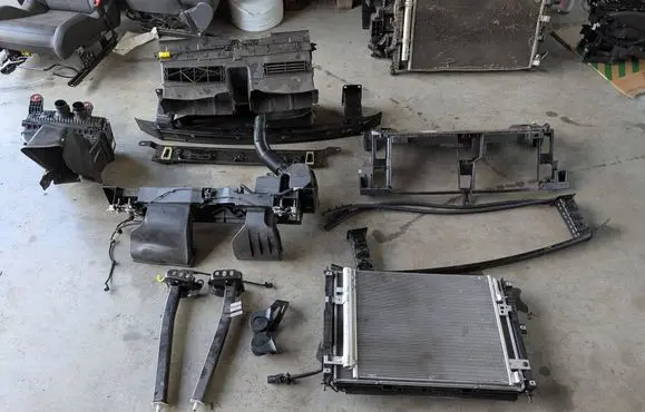 Peugeot 3008 III Radiator support slam panel