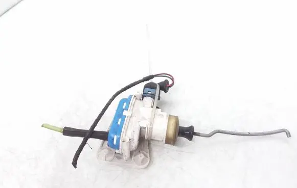 Audi 80 90 S2 B4 Front door lock motor 8A0862158