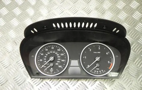 BMW 5 E60 E61 Speedometer (instrument cluster) 9177262 B947