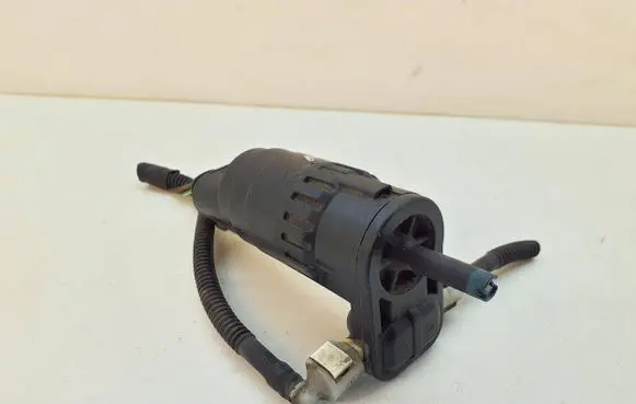Volkswagen Golf VI Windscreen/windshield washer pump 1K6955651