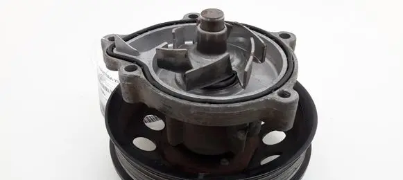 Mercedes-Benz A W169 Water pump A2662010101