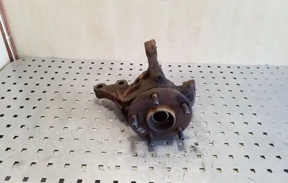 Toyota Avensis T250 Front wheel hub