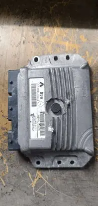 Renault Megane III Engine control unit/module V29009765a