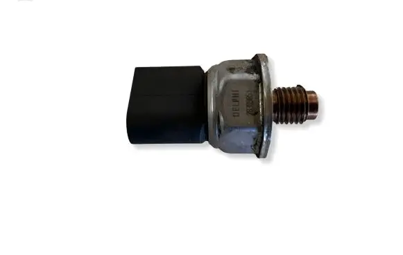 Mercedes-Benz A W176 Fuel pressure sensor 28389851
