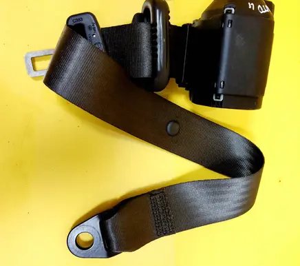 Rear seatbelt