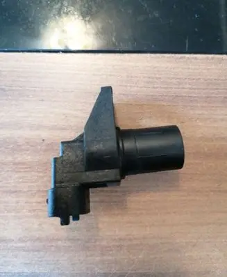Mercedes-Benz C W203 Camshaft position sensor A0051531328