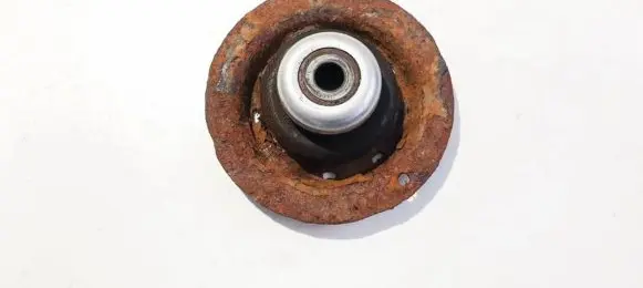 Toyota Yaris Coil spring mount 