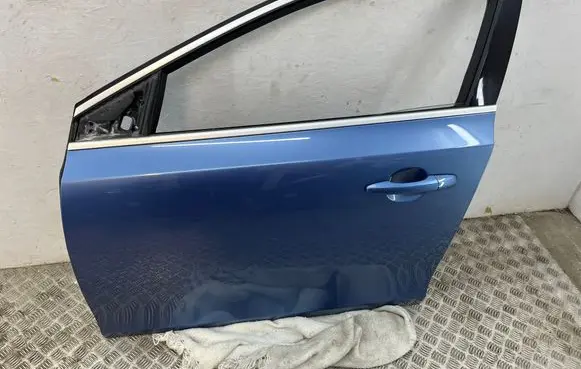 Volvo V40 Front door