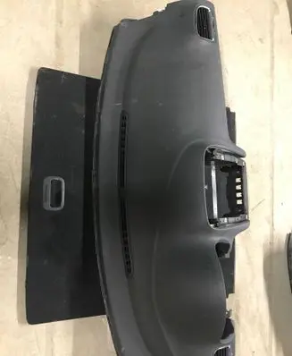 Volkswagen Golf VI Dashboard 5N0010718F