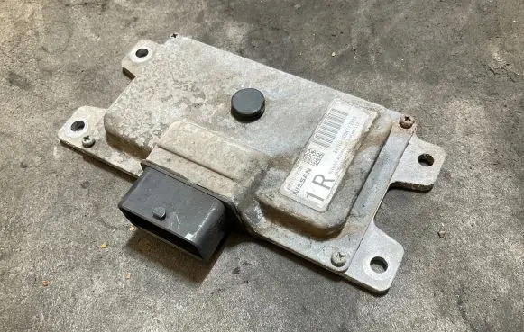 Nissan Qashqai Gearbox control unit/module EMU10000N EMUU0000NF1