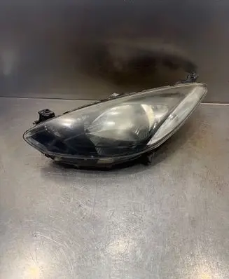 Mazda 2 Headlight/headlamp P6516