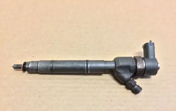Hyundai i30 Fuel injector 0445110256 338002A400