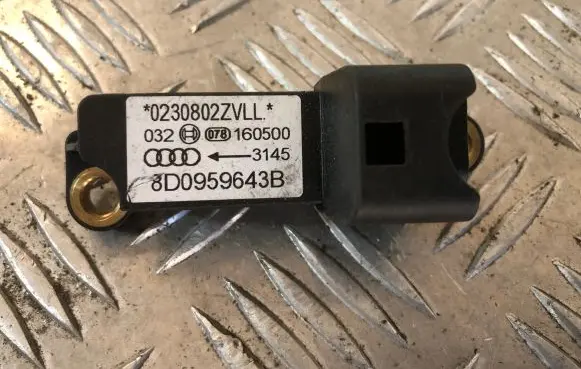 Audi A4 S4 B5 8D Airbag deployment crash/impact sensor 8D0959643B 0230802ZVLL 160500