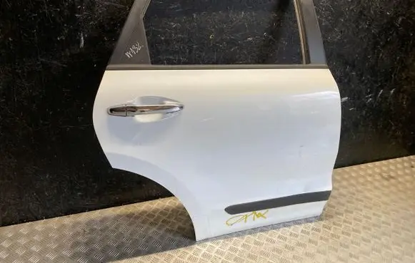 KIA Niro Rear door