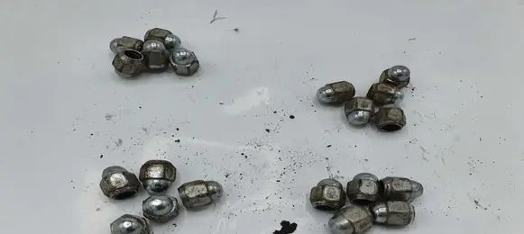Subaru Legacy Nuts/bolts NOCODE
