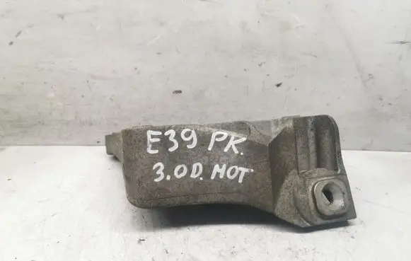 BMW 5 E39 Engine mounting bracket