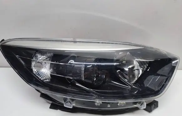 Renault Captur Headlight/headlamp 260105066R