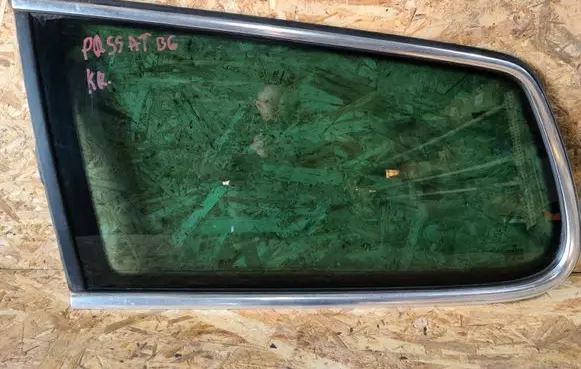 Volkswagen PASSAT B6 Rear side window 43R00104 DOT92M10AS3 E000190