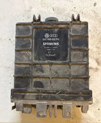 Volkswagen PASSAT B3 Engine control unit/module 037906022FN
