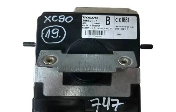 Volvo XC90 GPS navigation control unit/module 30657807 2204321B