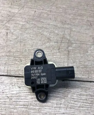 Audi A6 C7 Airbag deployment crash/impact sensor 4H0955557 140417 786PRB4