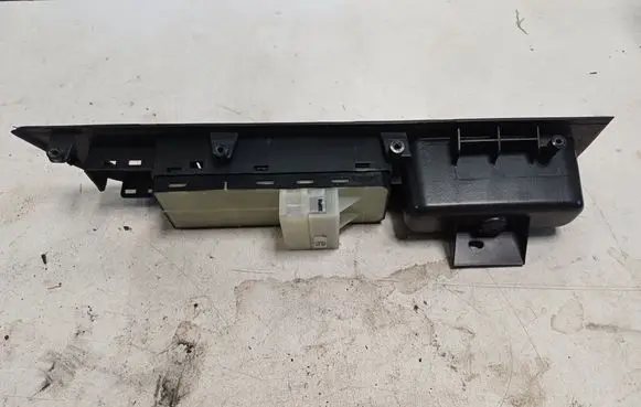 Suzuki Swift I Electric window control switch