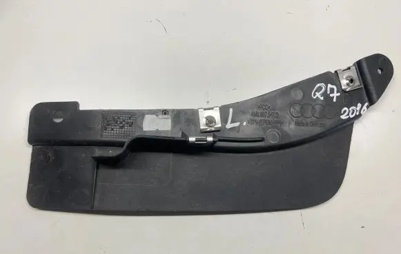 Audi Q7 4M Front mudguard 4M0807547D