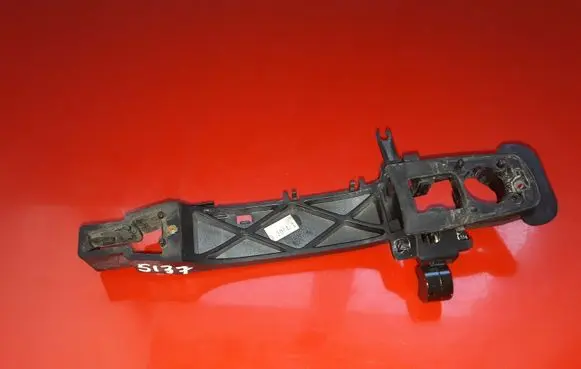 Cadillac SRX Front door exterior handle/bracket D800138