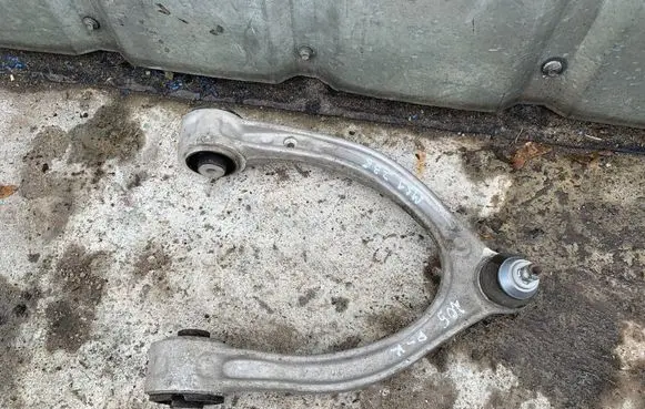 Mercedes-Benz C W205 Front lower control arm/wishbone