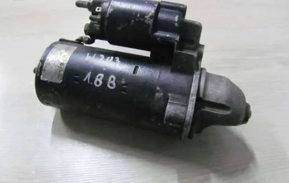 Mercedes-Benz C W203 Starter motor 001409025 3547