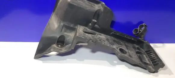 Battery bracket