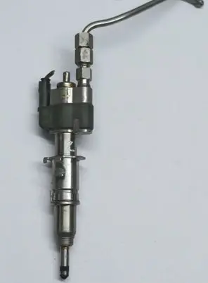 BMW 3 E90 E91 Fuel injector 7589048