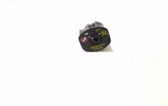 Passenger airbag on/off switch