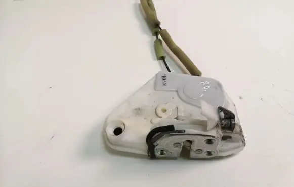 Mazda 6 Front door lock SPLK70R