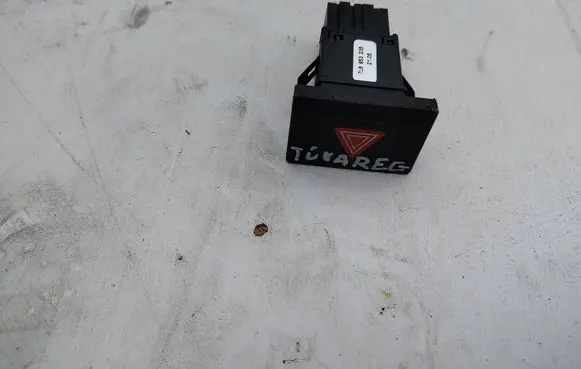 Volkswagen Touareg I Hazard light switch 7L6953235