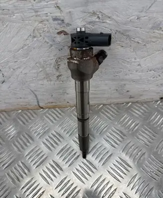 Volkswagen Passat Alltrack Fuel injector 0445110471 04L130277AE