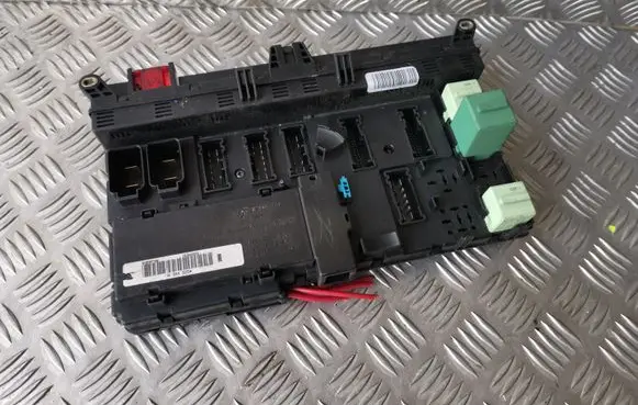 BMW X5 E53 Fuse module 8384525