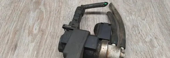 KIA Sportage Vacuum valve 70027200