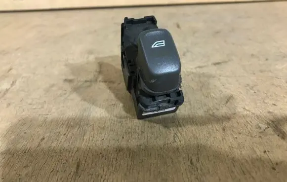 Volvo S60 Electric window control switch 9472275 02W354