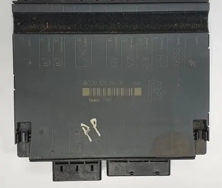 Mercedes-Benz S W220 Seat control module 2208206926