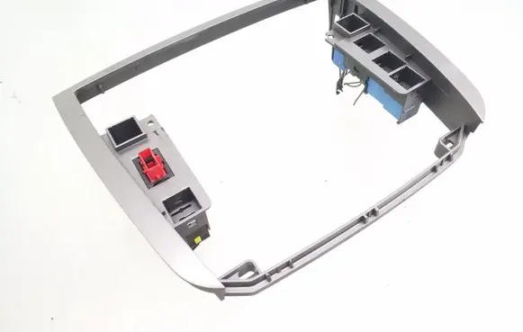 Opel Omega B2 Radio/GPS head unit trim 24413313