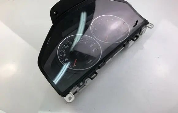 Volvo V60 Speedometer (instrument cluster) 31327581AA