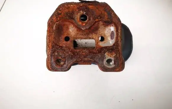 Toyota Yaris Front bumper mounting bracket 