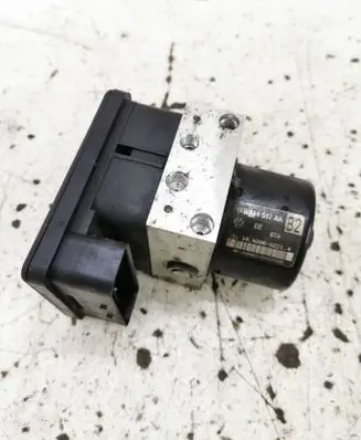 Skoda Octavia Mk2 (1Z) ABS Pump 1K0907379AA 10096003603 00005305G3