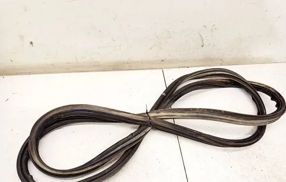 Opel Astra H Trunk rubber seal (body)