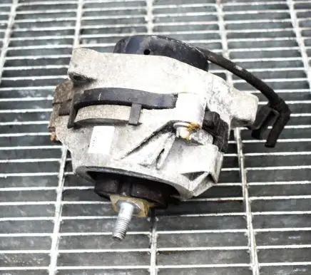BMW 2 F22 F23 Engine mount bracket 6873704