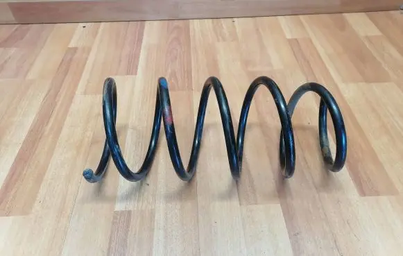 Renault Scenic I Front coil spring 7700437466