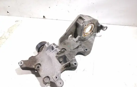 Volkswagen Golf Plus Generator/alternator bracket 03L903143K